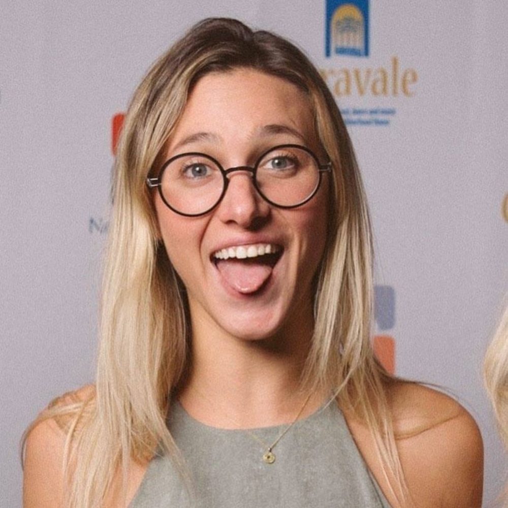 Meet your Posher, Desiree